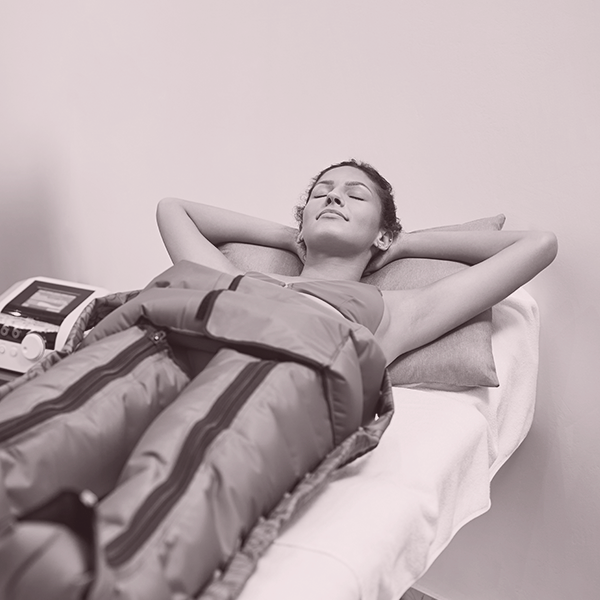 Pressomassaggio con bendaggio, fango o trattamento viso